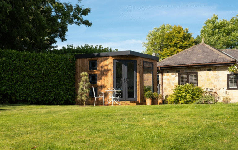 Garden office with A/C